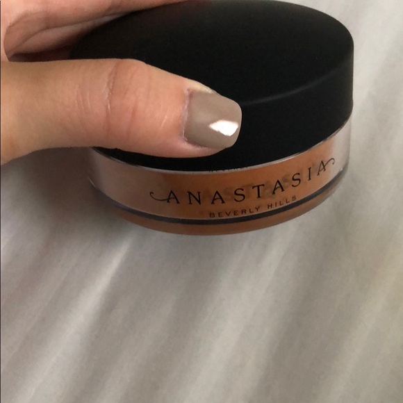 Anastasia loose setting powder - Picture 2 of 5